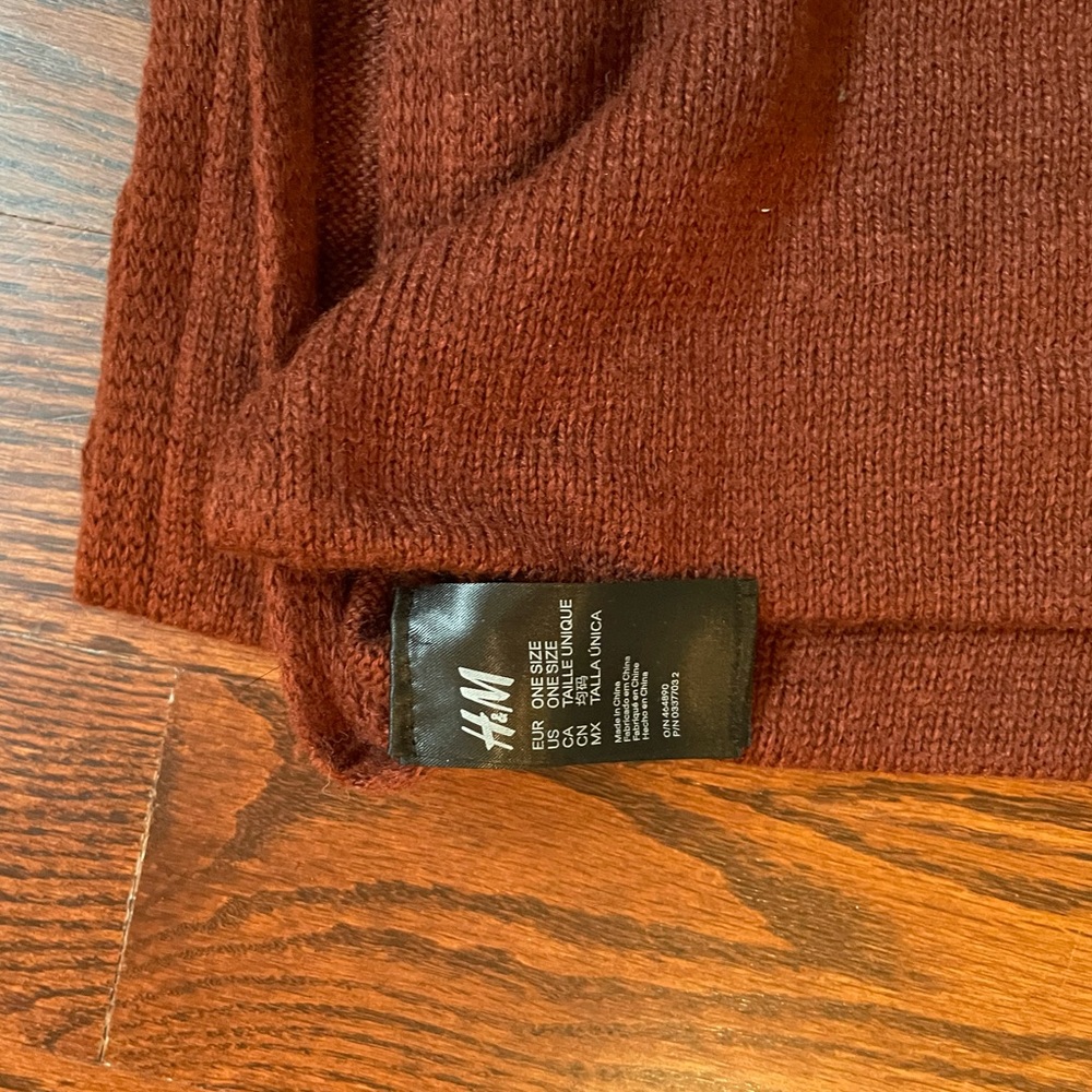 H&M Infinity Scarf - Picture 3 of 4